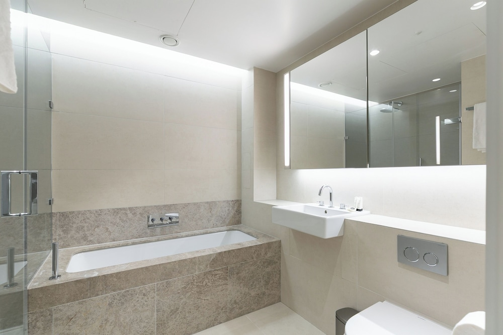 Urban Chic - Aird House