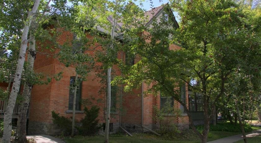 The Lindley House