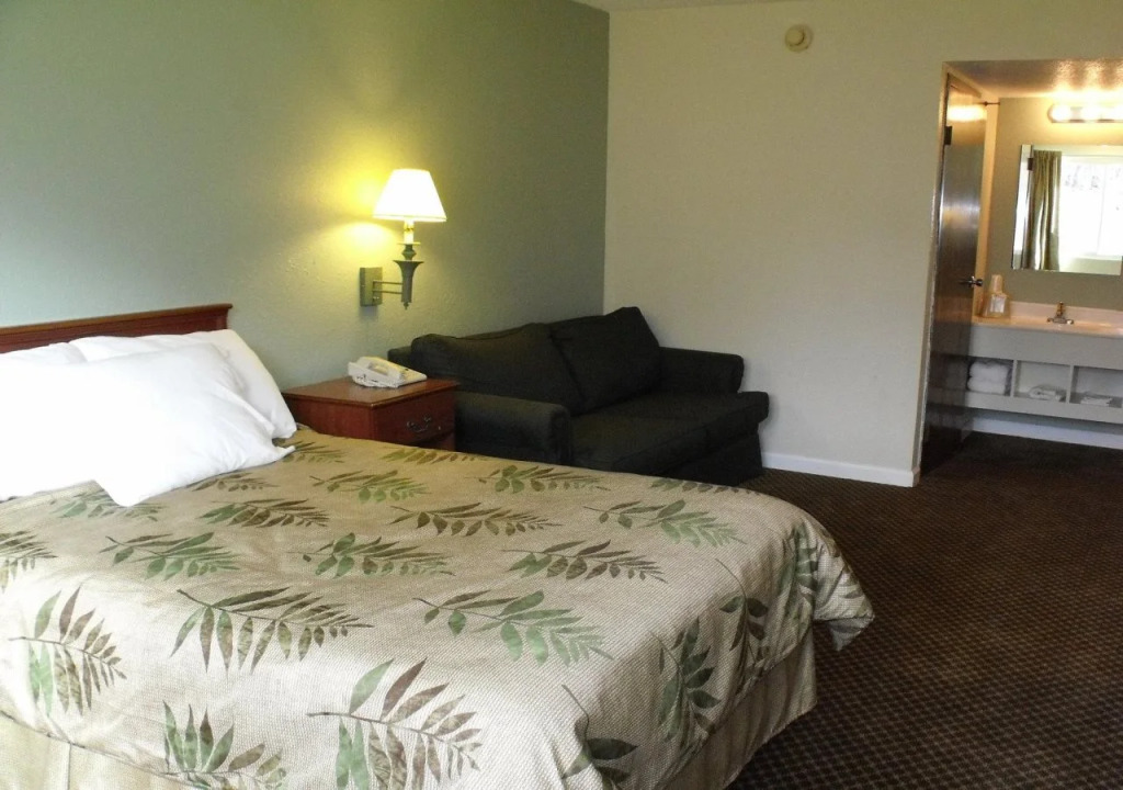 Regency Inn & Suites
