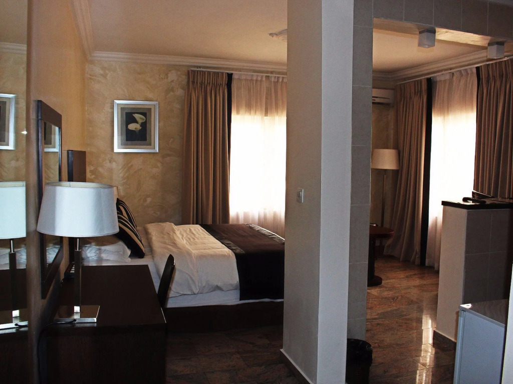 Apo Apartments