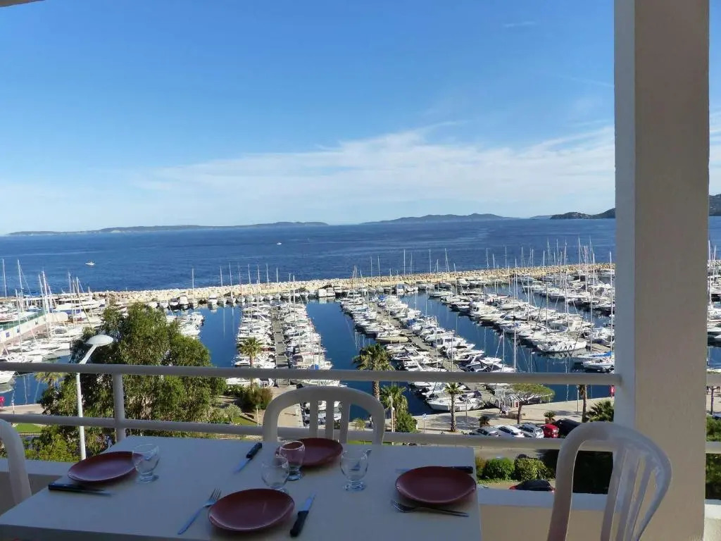 Appartement Le Lavandou, 3 pièces, 4 personnes - FR-1-308-49