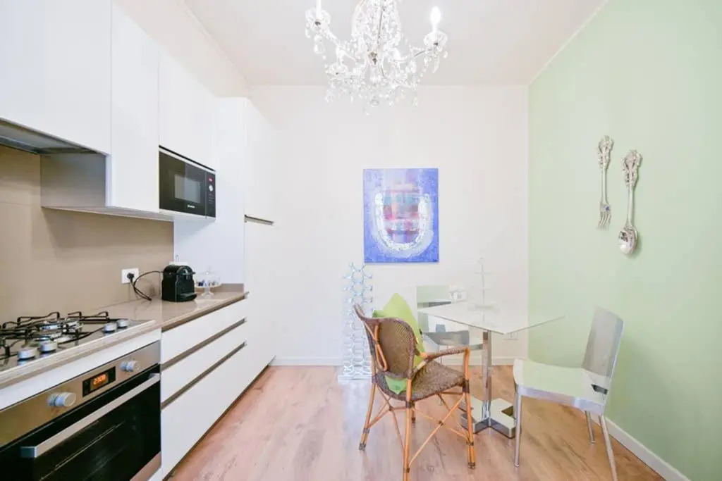 Suite 83