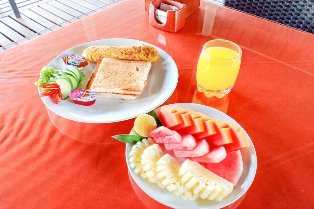 OYO 1508 Mascot Beach Hotel