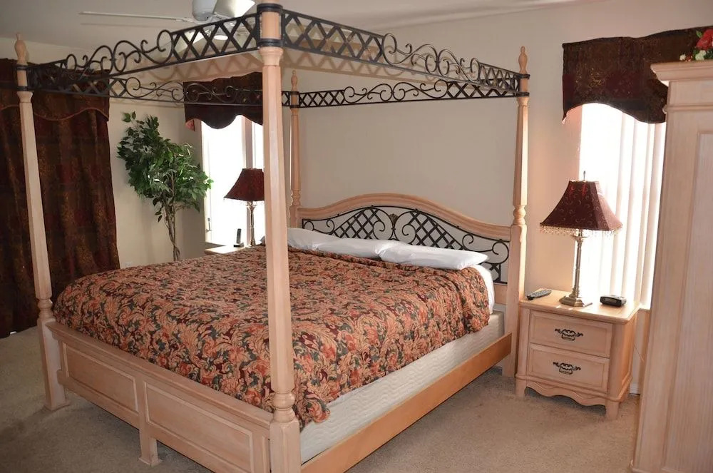 Regal Palms Resort & Spa 702