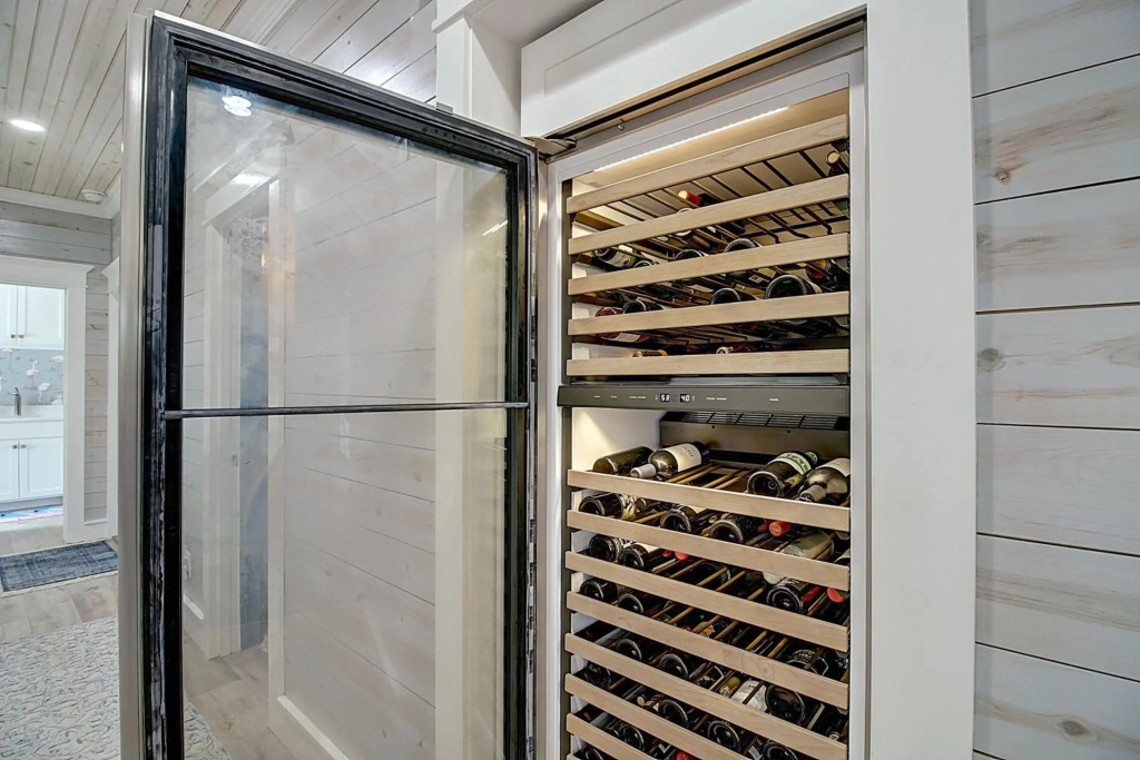 SE831 Huge and Upscale Home with Heated Private Pool in the Heart of Port A