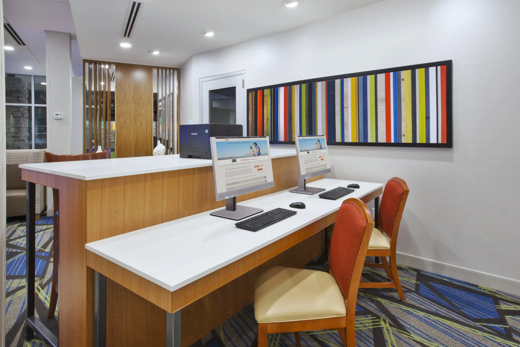 Holiday Inn Express Auburn Hills South