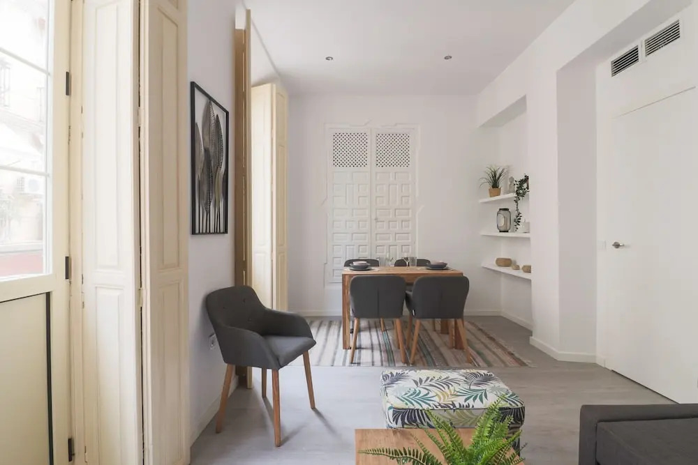 Trendy Two Bedrooms In Ollerias