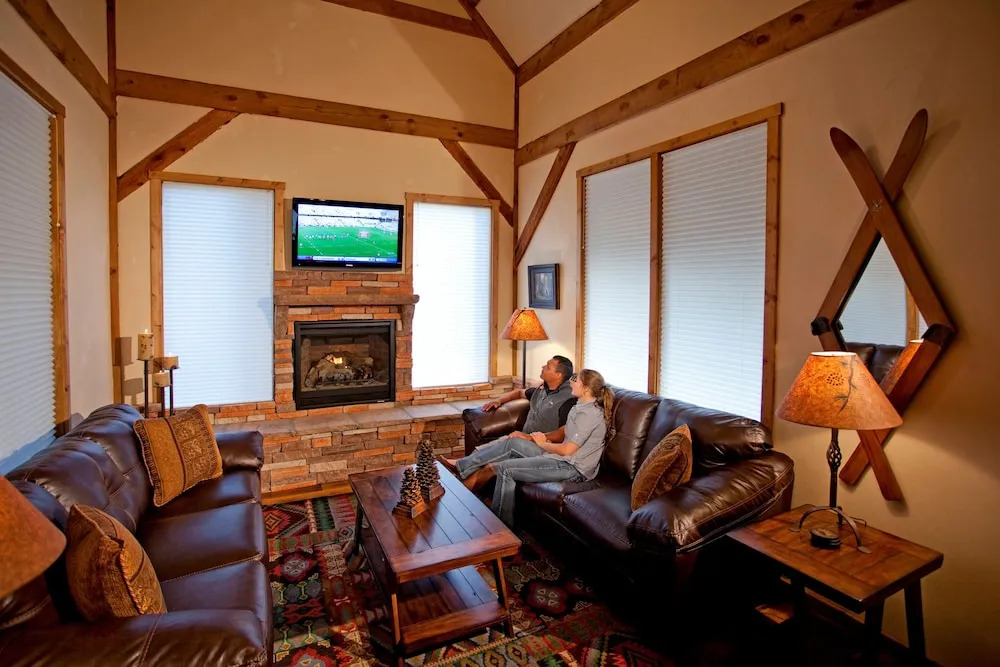 Cottam's Lodge by Alpine Village Suites