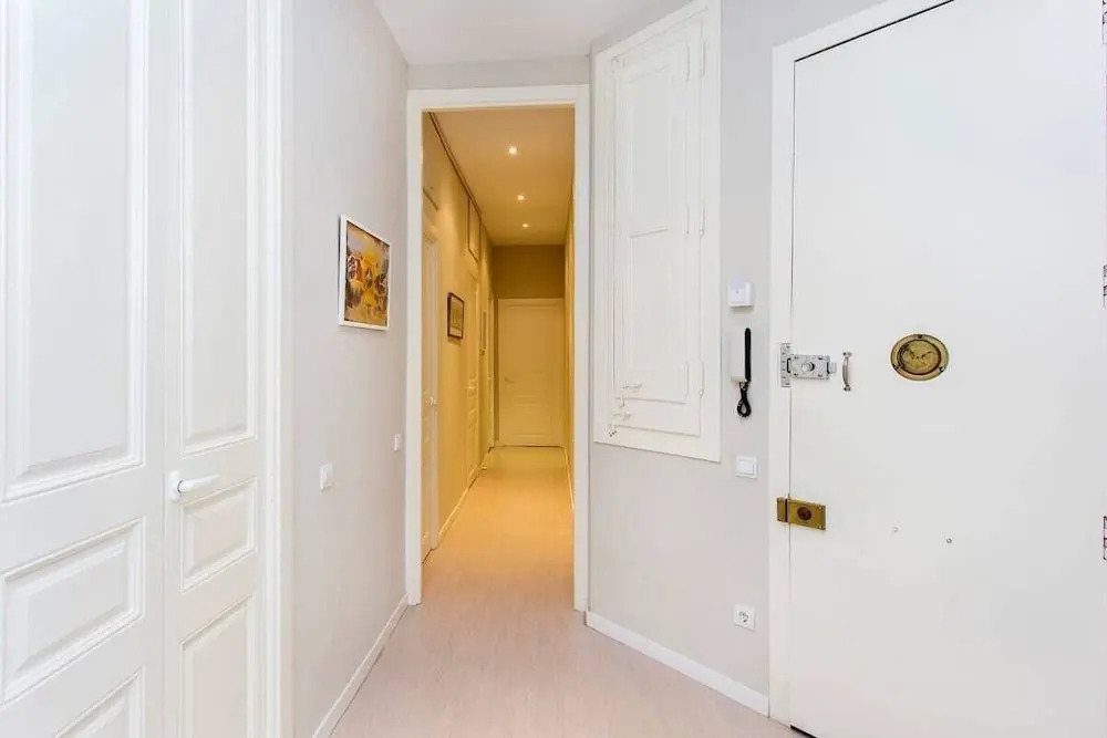 Trendy 3 Bedroom Flat in Central Area