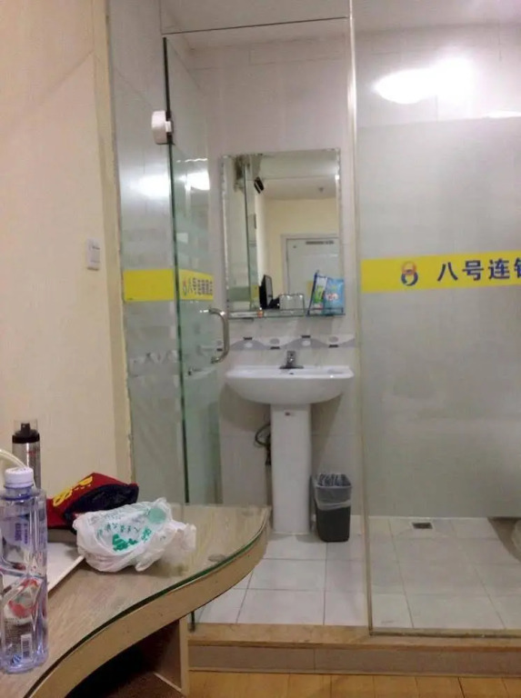 No. 8 Hotel Chain (Shenzhen Huaqiangbei)
