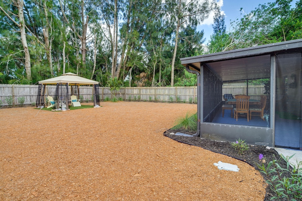 Melbourne Escape w/ Screened Patio, Near Beaches!