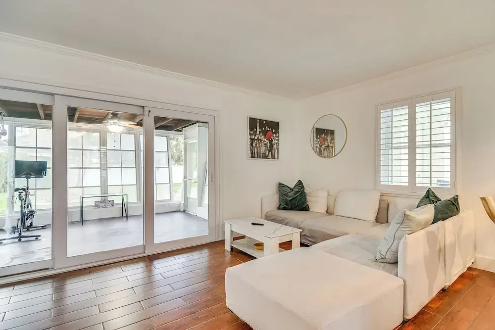 5 Mi to Dtwn: Pet-friendly Home in St Petersburg!