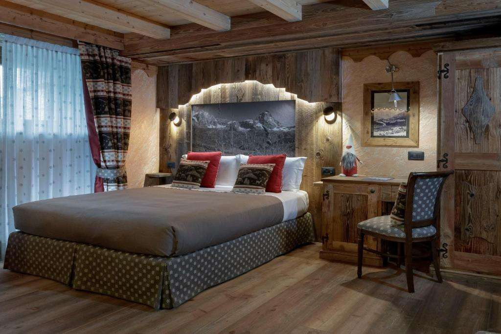 Chalet Matterhorn François - Central Alpine Chalet with Private SPA & Breakfast