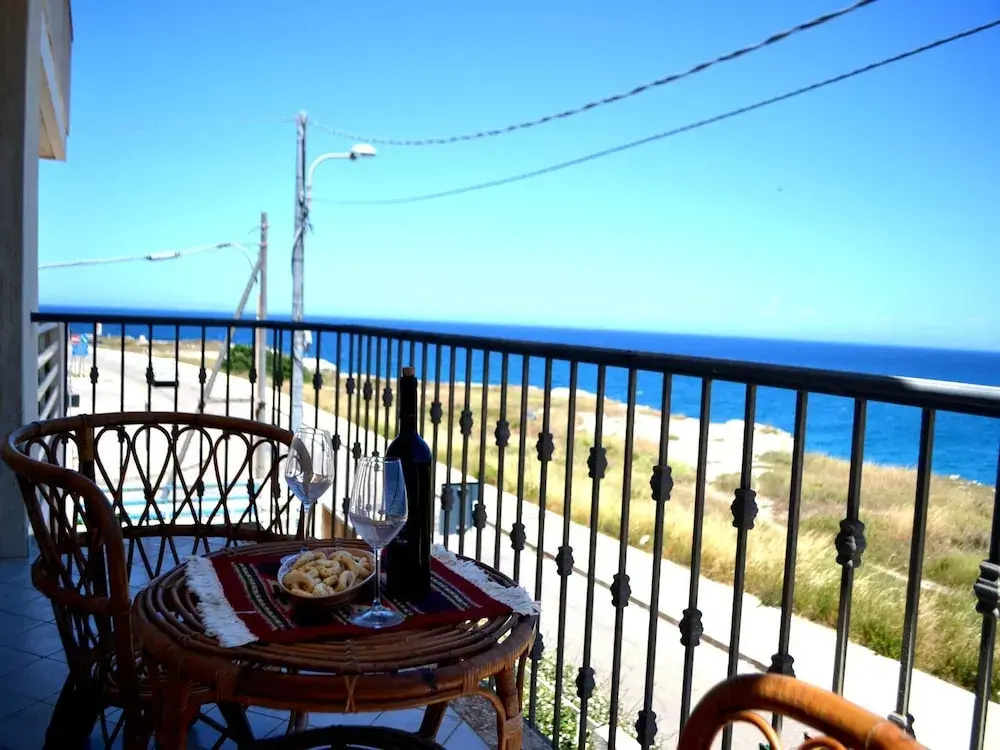 Nyota Holiday Home With sea View Balcony for 4 Guests in Torre Dell'orso