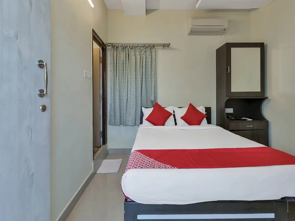 OYO 12181 Hotel Gravity