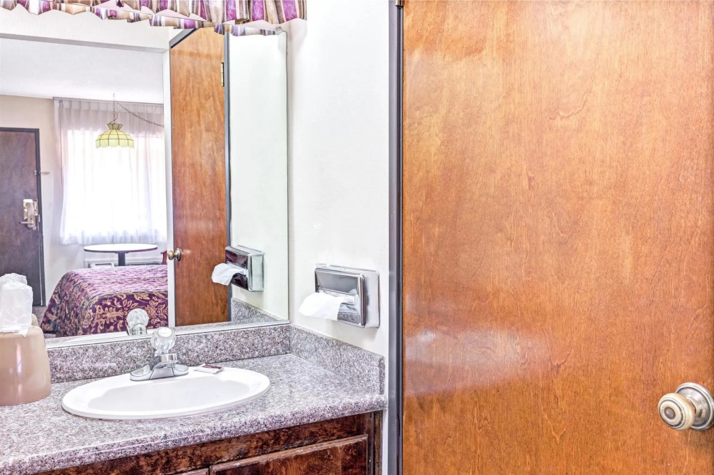 Vantage Point Inn - Woodland Hills