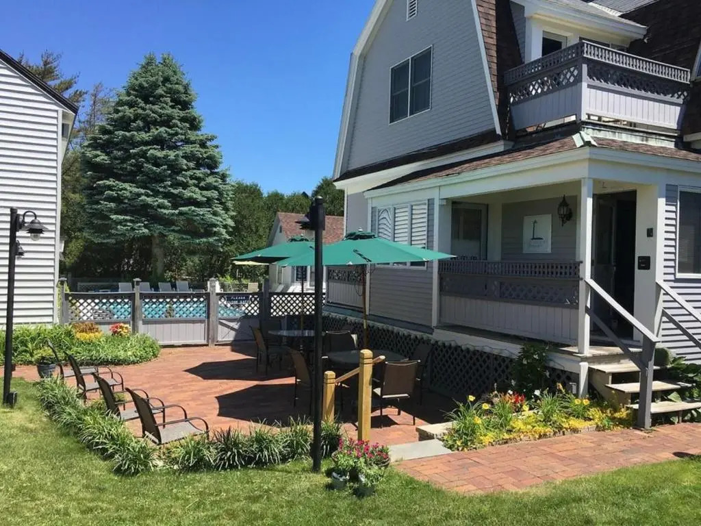 The Lighthouse Inn & Suites