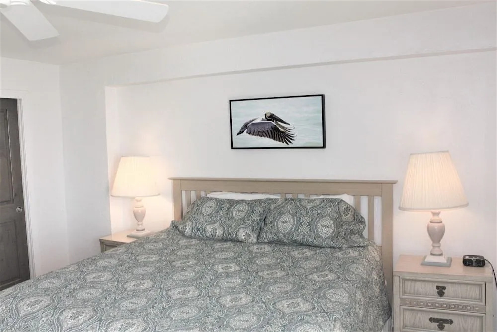 Jamaica Royale - 503 - 2 Br Condo