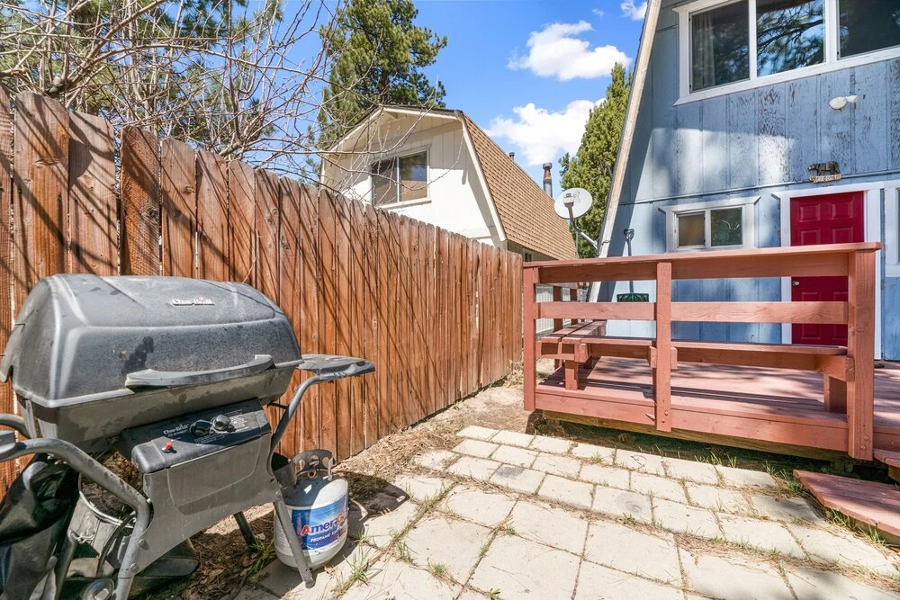 The Grizzly Grotto - Gorgeous Gambrel With Gaming Consoles And Fast Wifi! 3 Bedroom Cabin