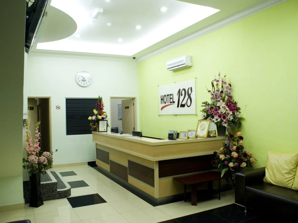 Hotel 128