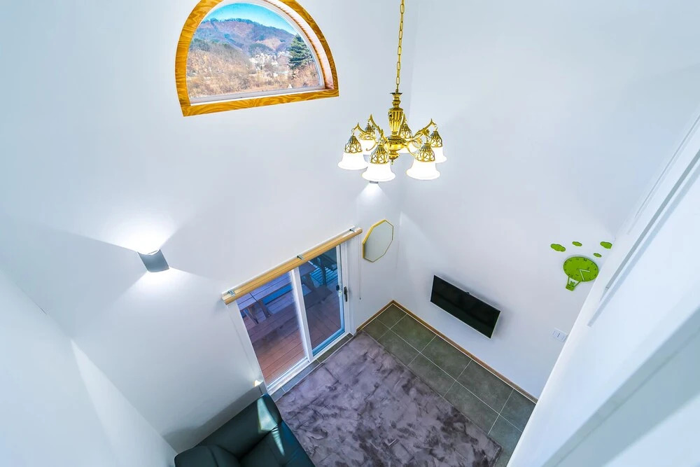 Hyovely House