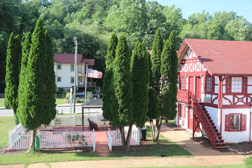Helen Alpine Village Inn