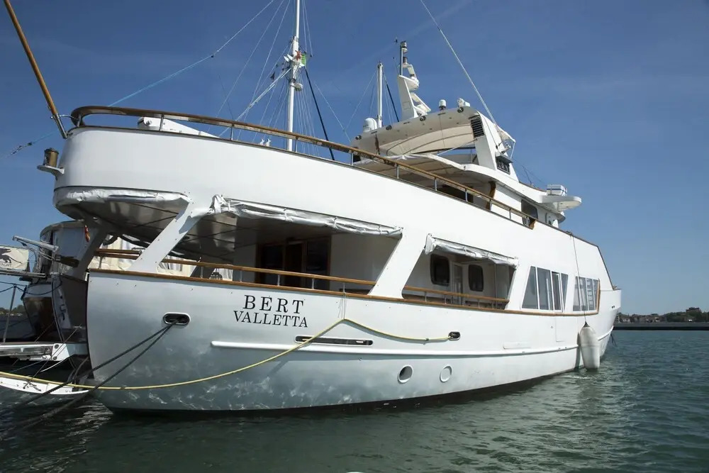 Yacht Bert