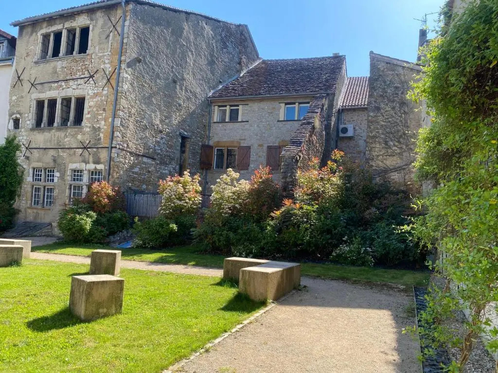 Logis Hôtel Vuillot
