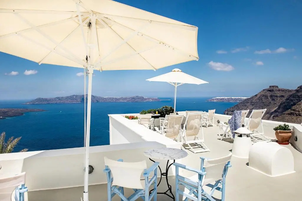 Pantelia Suites