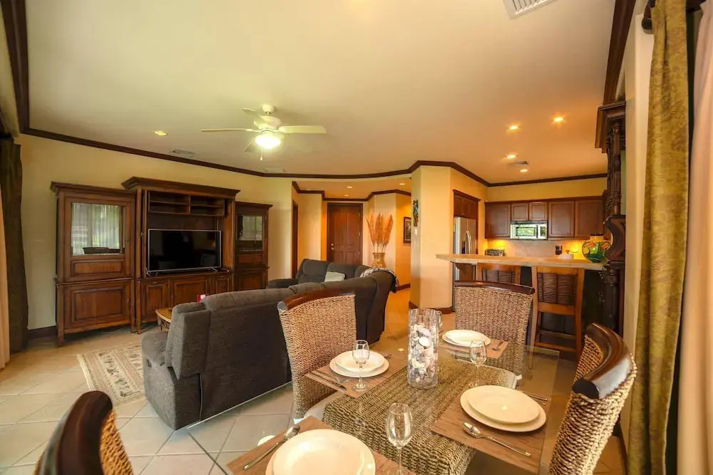 Bay Residence 9F 3 bdr 2 Bath