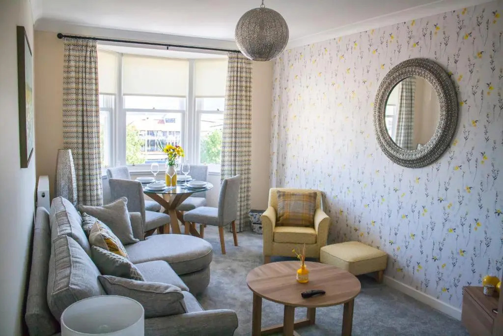 Lexington Apartments, entire apartment, sea view, private parking, wifi