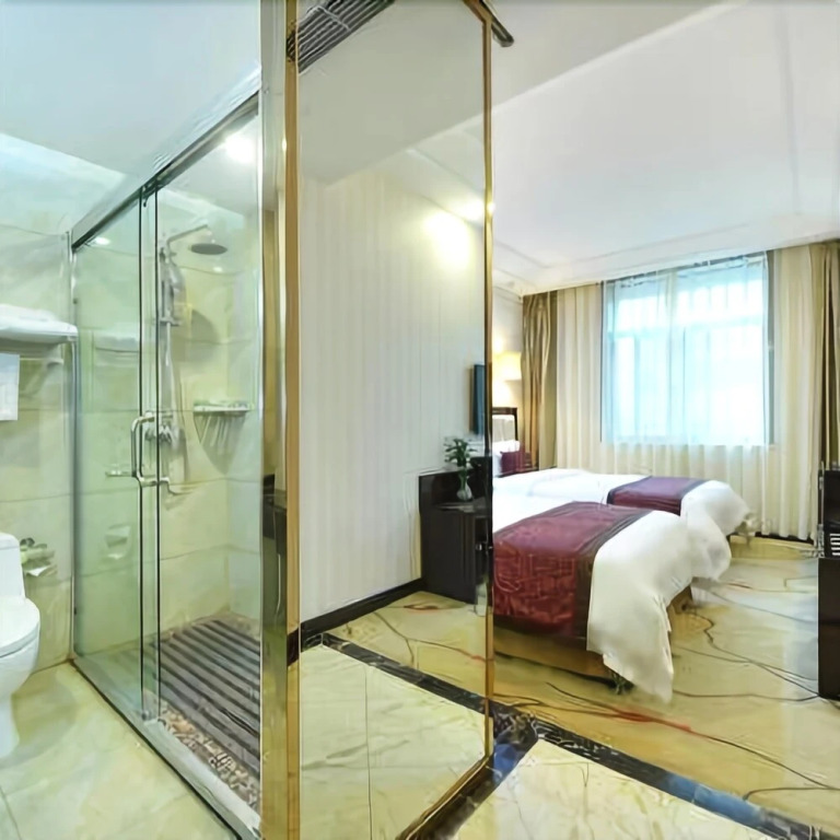 Golden Cube Grand Hotel