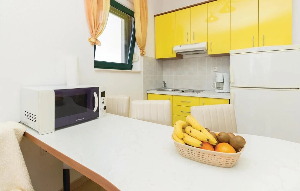 Amazing Home in Pasman With Wifi and 8 Bedrooms