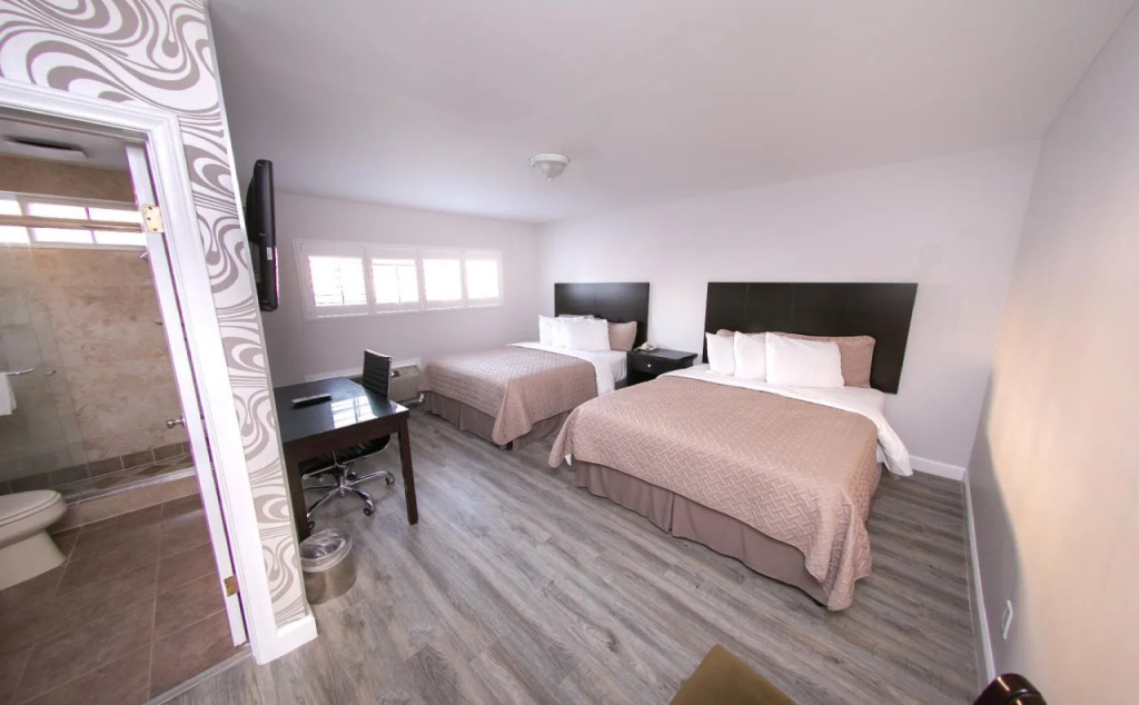 Metropolitan Inn & Suites