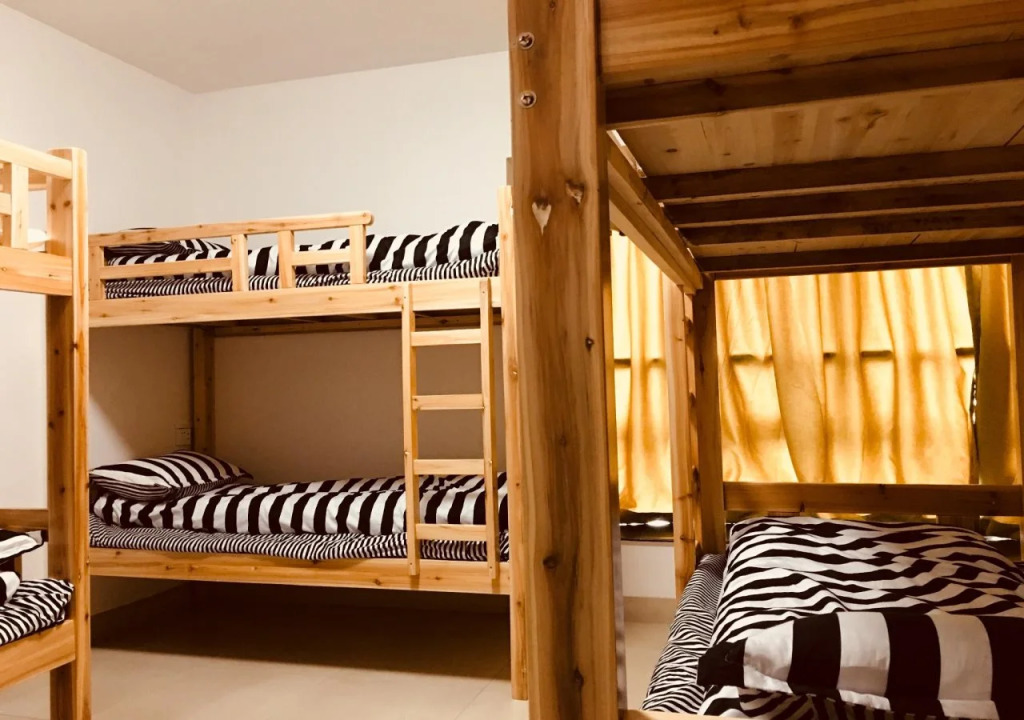 South Face Hostel Jinhu Branch