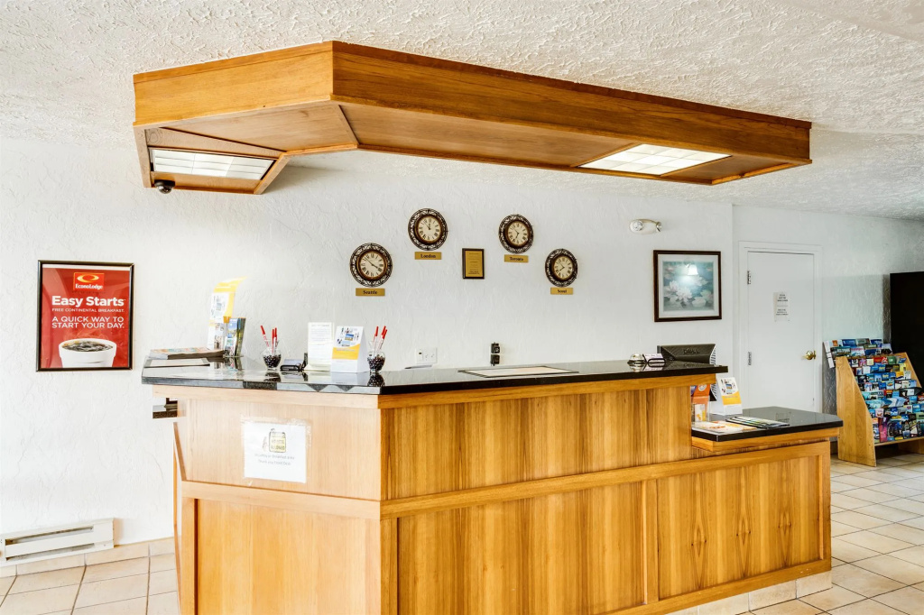 Econo Lodge & Suites Spokane