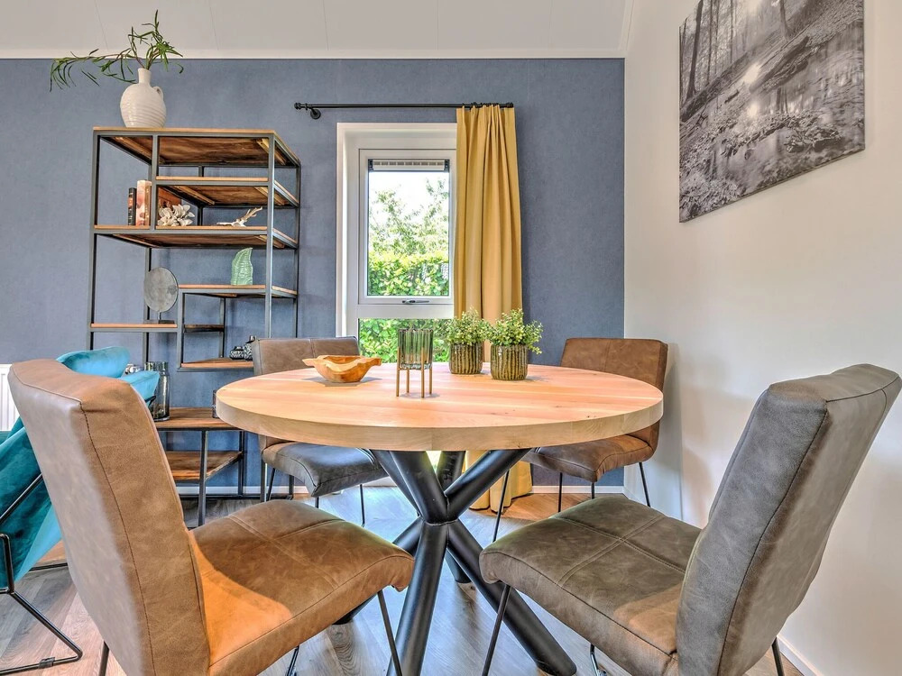 Beautiful Bungalow with Hot Tub in Kaatsheuvel
