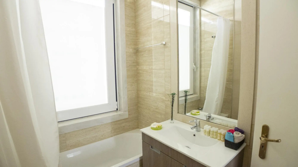 LV Premier Chiado CH3 Views, central, AC, lift