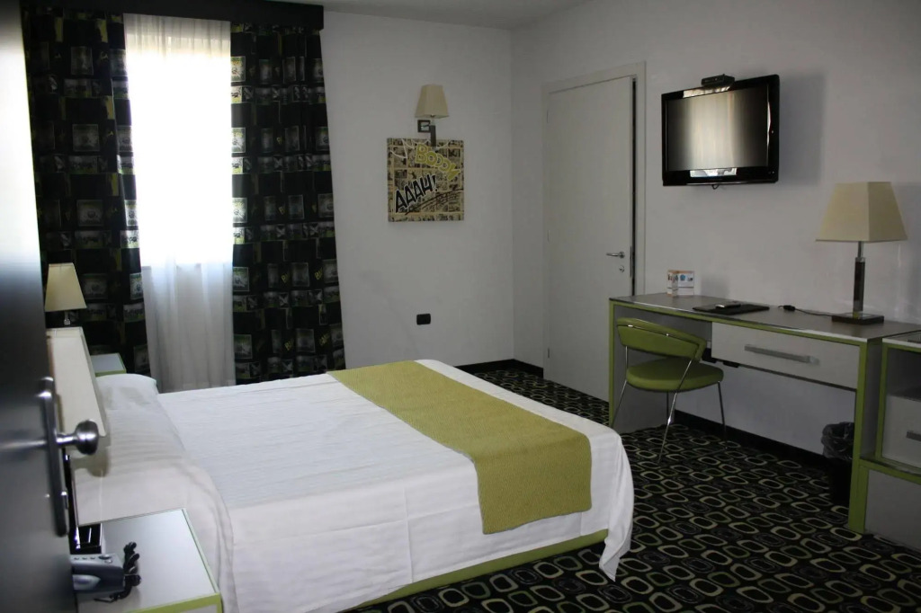 La Dolce Vita Hotel Motel