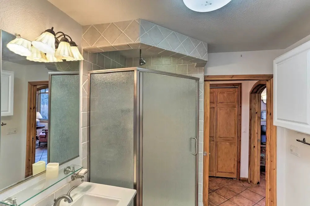 Peaceful Shasta Cascade Getaway on 15-acre Ranch!
