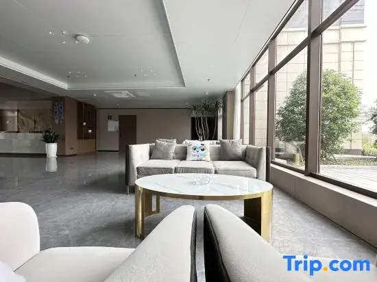 Yangzi Tianyue Hongshan Hotel