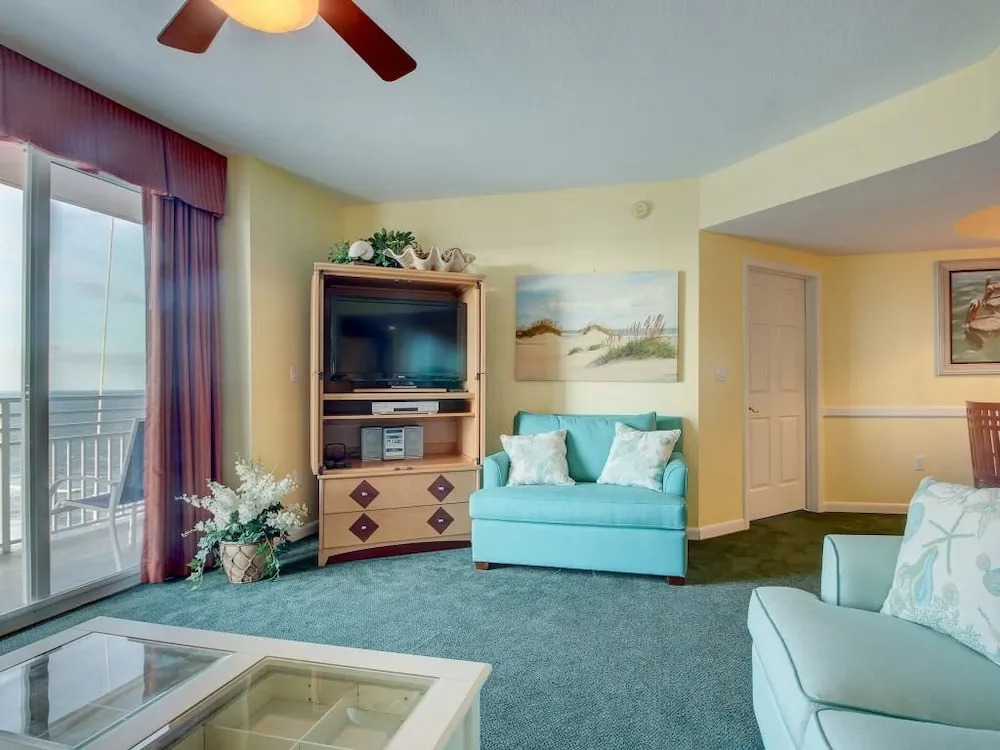 Ocean Walk 2430