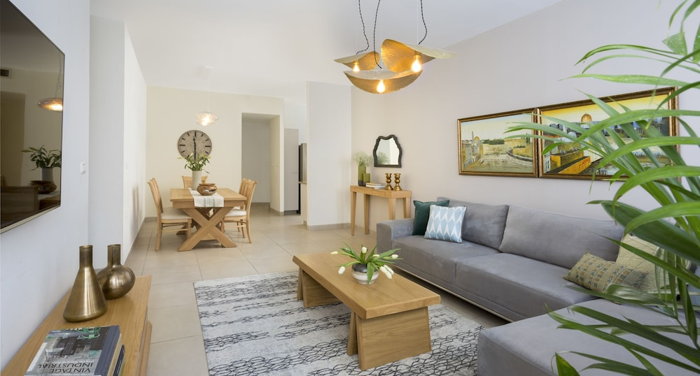 Mount of Olives Residence Glatt Kosher