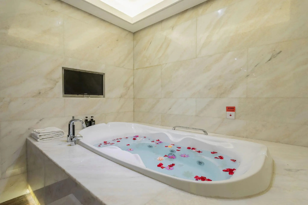 Rising Hot Spring Resort Kunming