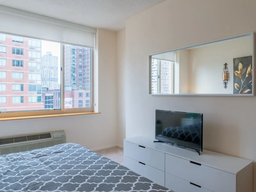 Home Away Apartments at Washington Blvd.