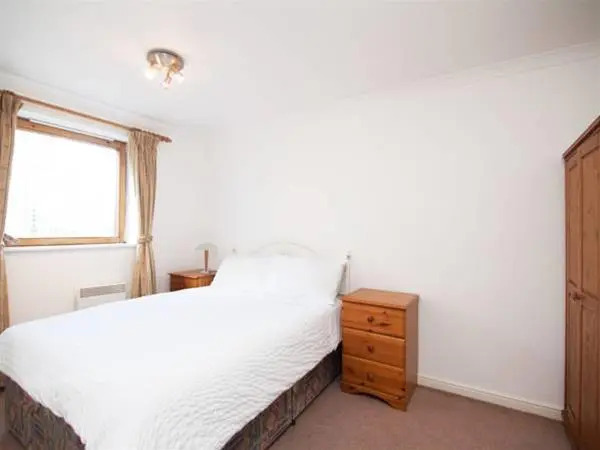 Millharbour Apartments