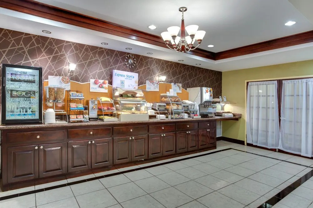 Holiday Inn Express Tower Center New Brunswick by IHG