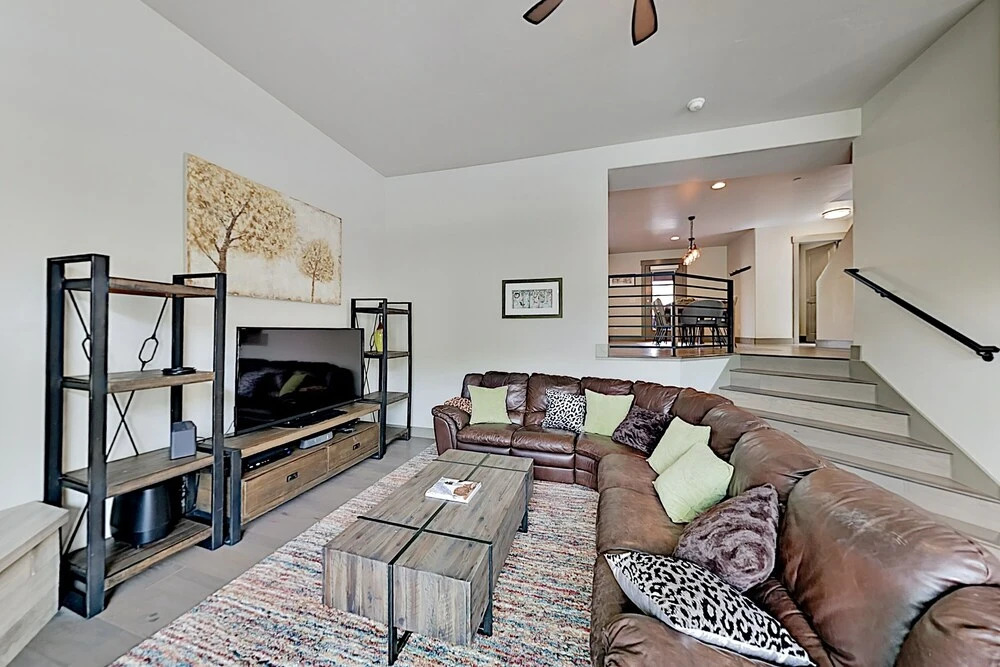 Park City Mountain Basecamp W/ Pool & Hot Tub 4 Bedroom Townhouse