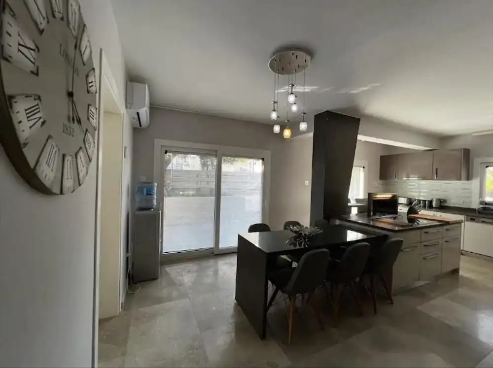 Sema Villa in Kyrenia, 4 Bedroom Villa, Sleeps 8