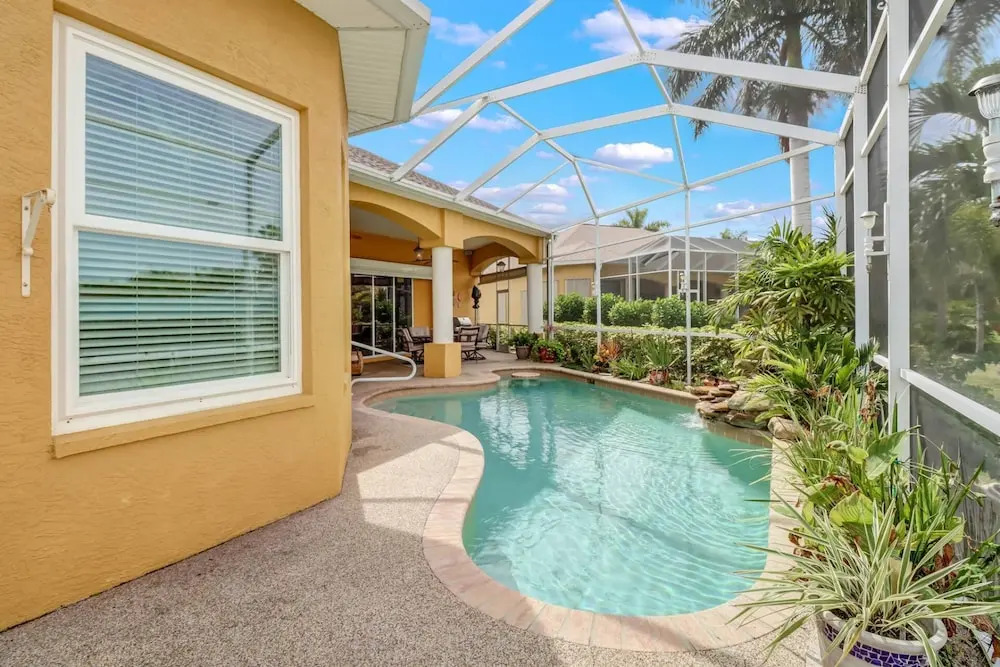 2605 Beach Parkway